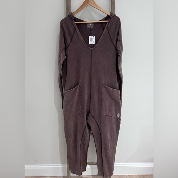 Free People Pants - Free People Movement Hot Shot Long Sleeve Hooded
One Piece Jumpsuit Size S NWT